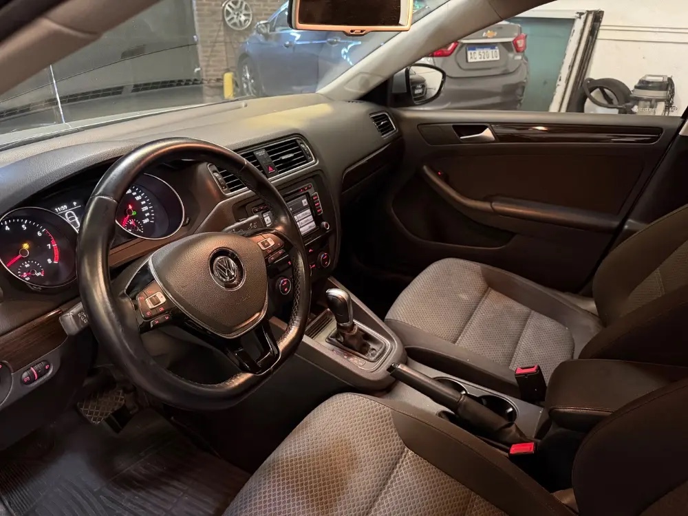 Volkswagen Vento Advance Plus 2.5 Tiptronic 170cv — foto 7